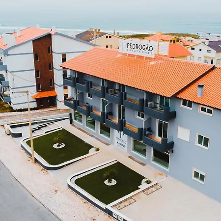Pedrógão Guesthouse 4*