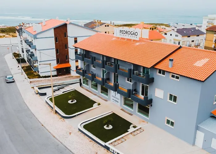 Pedrógão Guesthouse 4*